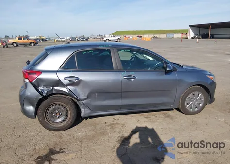 2020 Kia Rio 5-Door S z USA, uszkodzony, nr VIN 3KPA25AD9LE328901